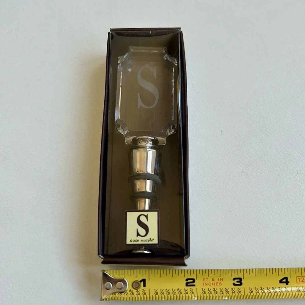 Monogram “S” Crystal Bottle Stopper